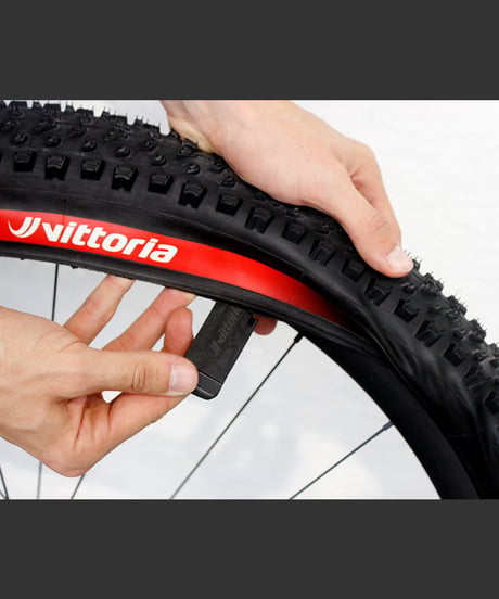 UNIVERSAL TIRE LEVER