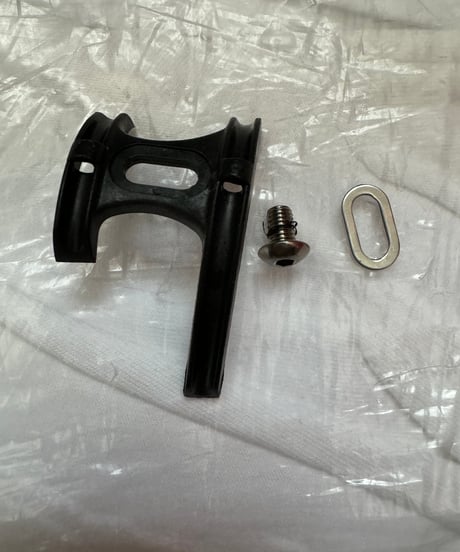カンパニョロBB下ケーブルガイド　4-PL6-RE cable guide plate1個販売