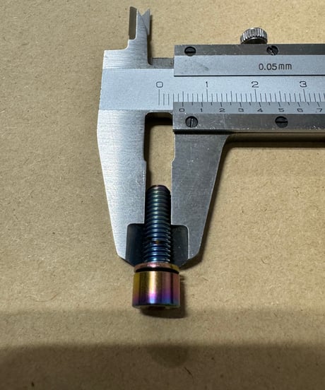 AVEDIO チタンボルト M5x16mm（焼付） 1本