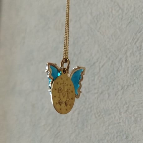 ◆奇跡のメダイ◆正規品／清浄感あふれるガラスの蝶々が美しい！リゾートにも✧