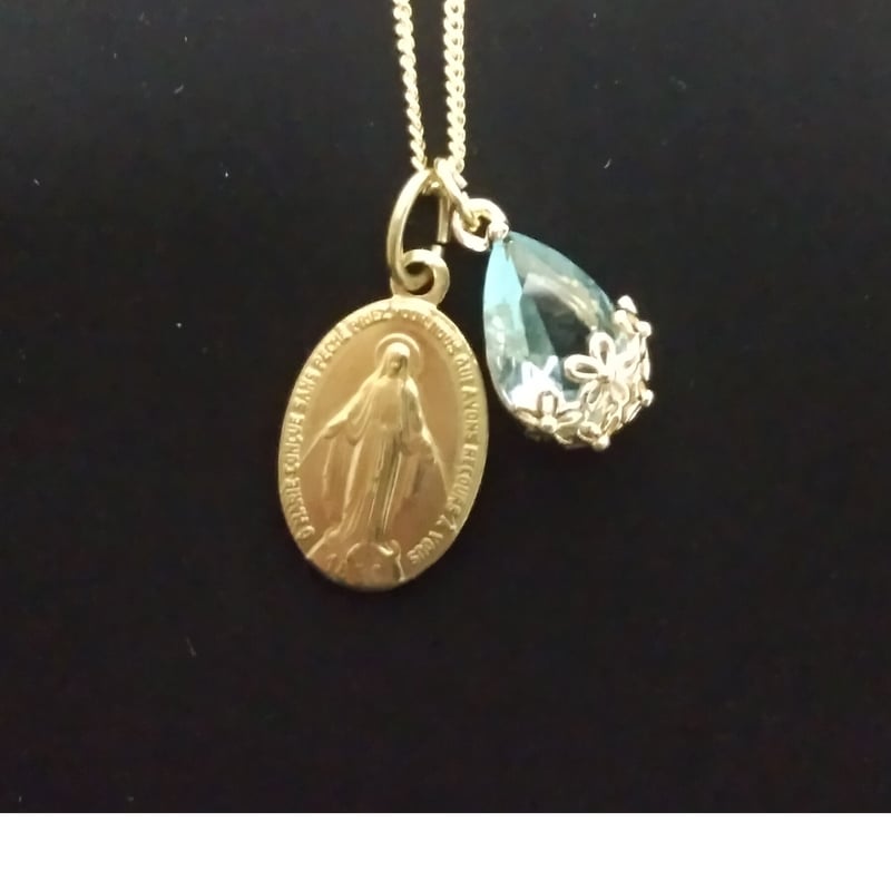 奇跡のメダイ教会正規品使用☆人気のペールブルービジュー付ネックレス  