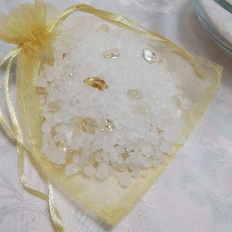 【高品質・限定１セット】ヒマラヤ岩塩＆水晶さざれ＆シトリンさざれ３点ギフトセット／空間浄化に一役買う石の質が良いセットです！*＊