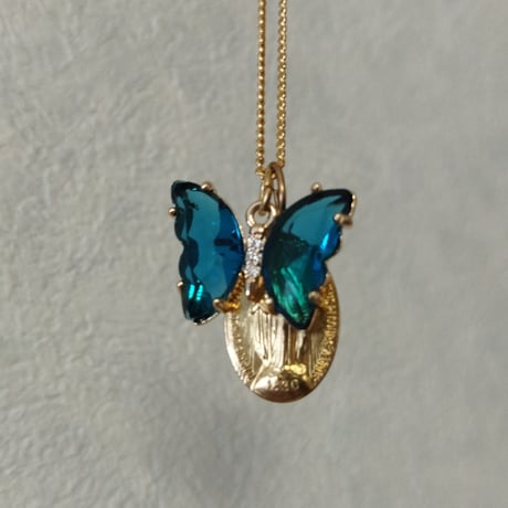 ◆奇跡のメダイ◆正規品／清浄感あふれるガラスの蝶々が美しい！リゾートにも✧