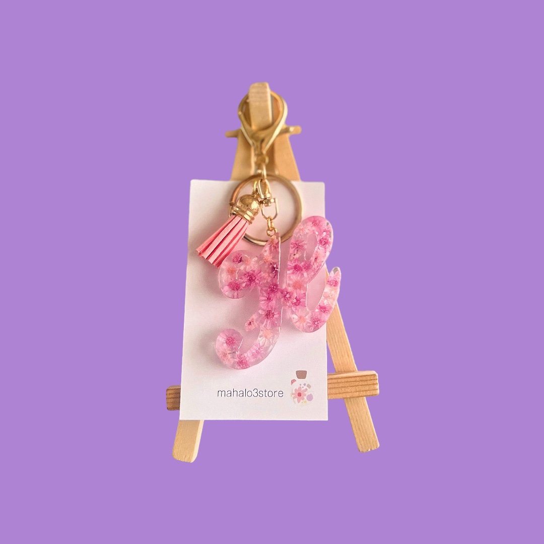 ドライフラワーのイニシャルキーホルダー(筆記体） | mahalo3store