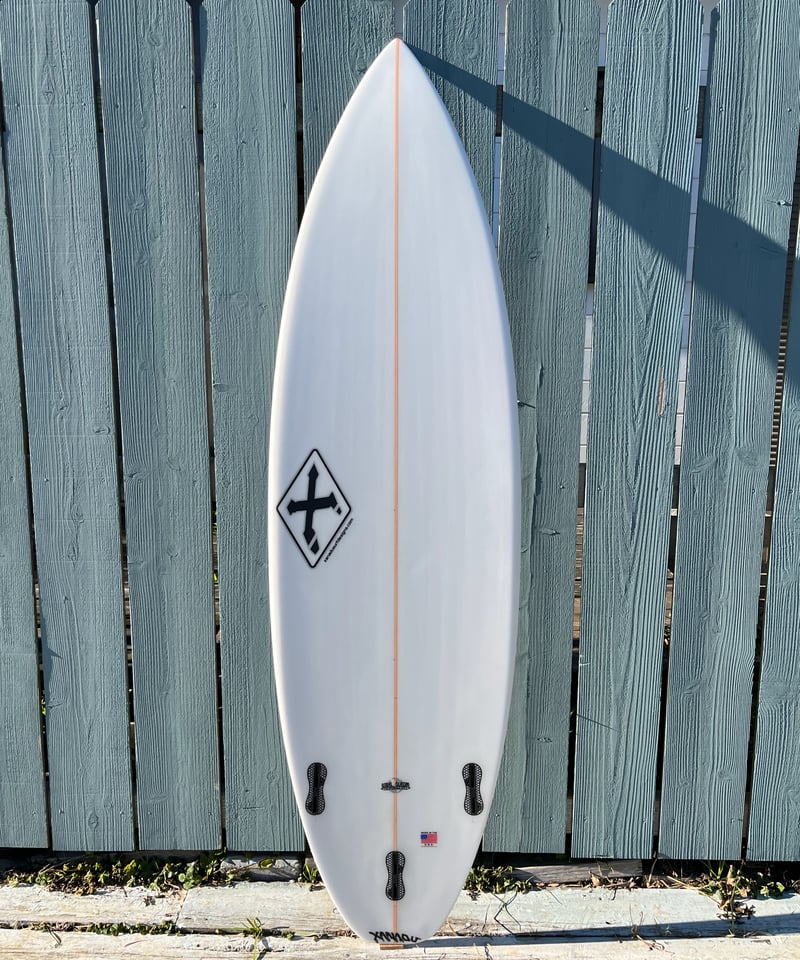 フィン付き　ザナドゥ　サーフボード5’5 fit=scale-down,w=1200