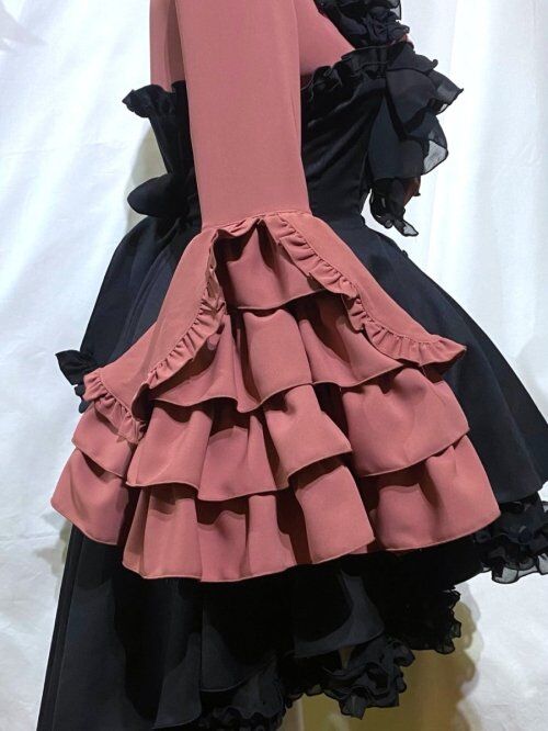 【MARBLE】マーブル　ドレープタイ付きゴシックエレガンスブラウスワンピース：ピンクボルドー×黒　Gothic Elegance Blouse  Dress with Drape Tie