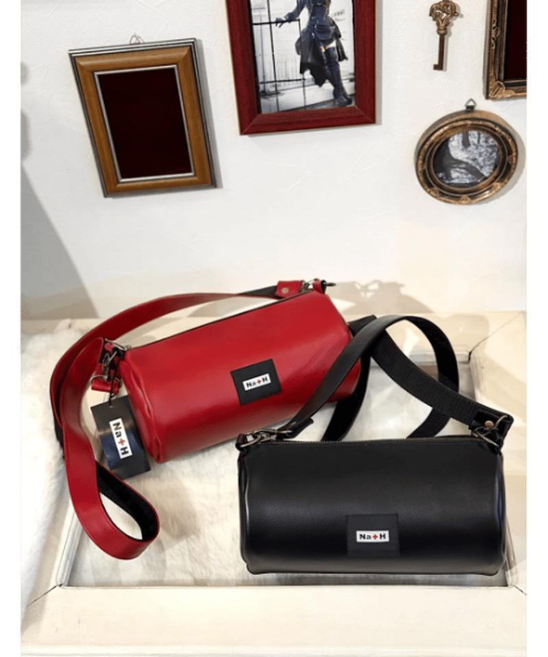 Na+H】エヌエープラスエイチ hmドラムバッグ (黒／赤) hm Drum Bag bla