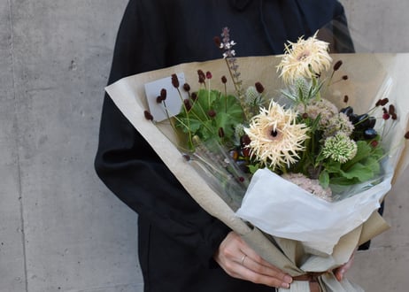 【店頭受け渡し】姉妹店pivoine 季節の花束 Mサイズ