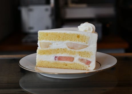 【店頭受け渡し】白桃のショートケーキ4号《10:00〜18:00》