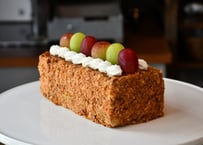 【店頭受け渡し】ホルンのナポレオンパイ イリヤマペスカさんのぶどう《11:00〜18:00》