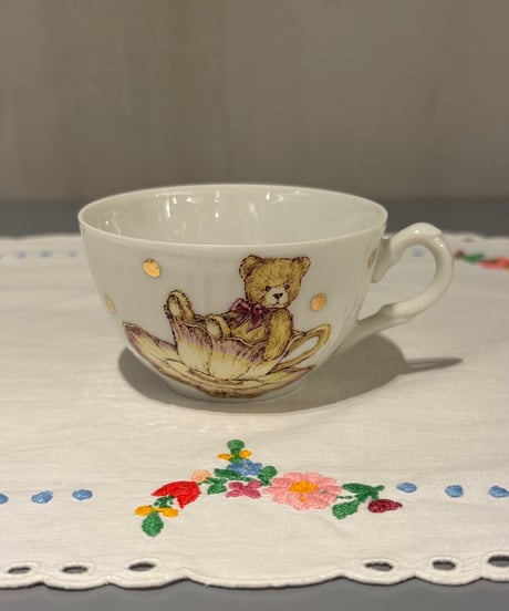 ぽ*こ様 【新品】yukiemon Tシャツ エッグハント　イエロー　ユキエモン yukiemon】いちご変形Tシャツ（M）_240723009528 | EGAMI OFF