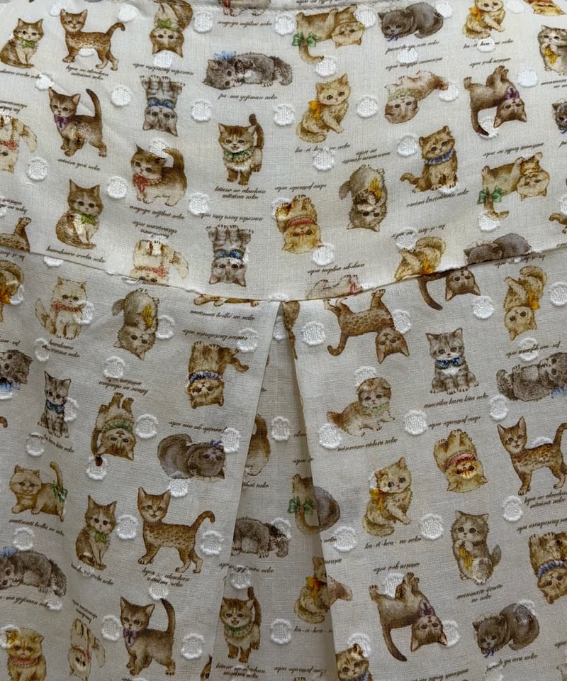 (未使用品タグ付き)yukiemon こねこ図鑑 半袖ブラウス ミルク M 現物・M】こねこ図鑑ひららブラウス・ミルク | yukiemon