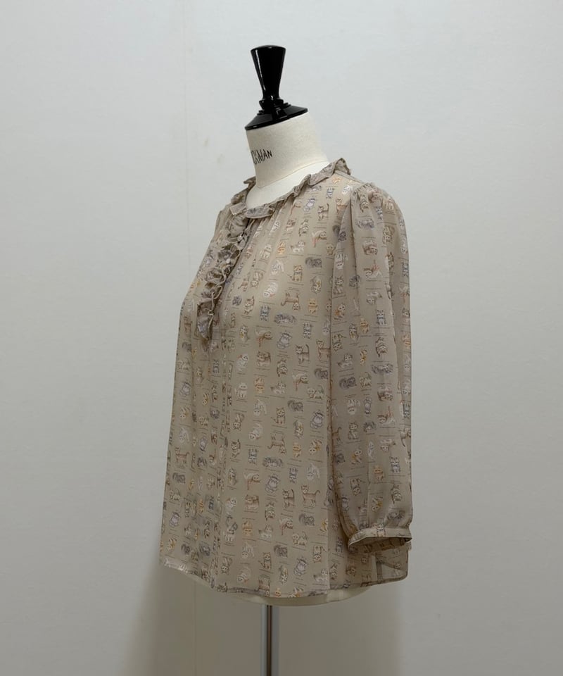 yukiemonテキスタイルひらひらブラウス 数量限定受注・3L】5部袖テキスタイルブラウス(こねこ図鑑) | yukiemon