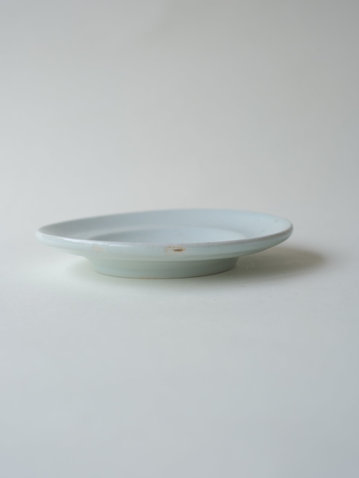 土井宏友作 桐舞台皿 syui glass jewelry by Asako YagiAsako Yagi exhibition 2023