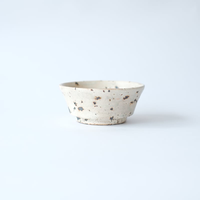 5 鉄飛び4寸小鉢 粉引 | うつわと手仕事 廻り道