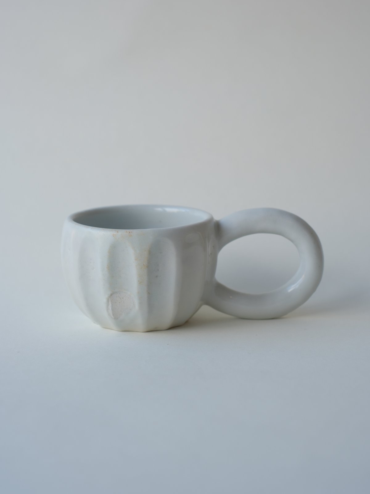 白磁マグカップ 壷田和宏亜矢 | うつわと手仕事 廻り道