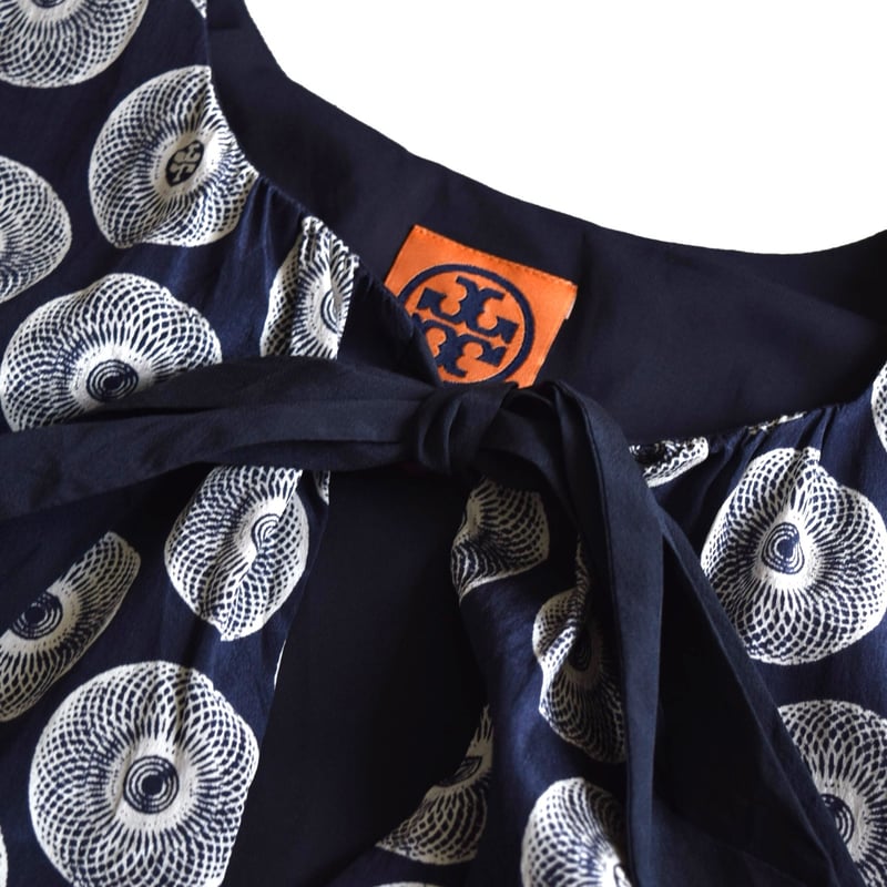 トリーバーチ ノースリーブ 総柄 シルクトップス / 
