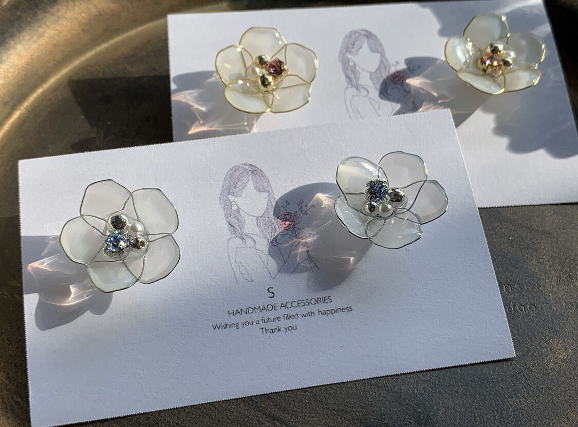 White flower pierce or earring | s-handmadeSTORE