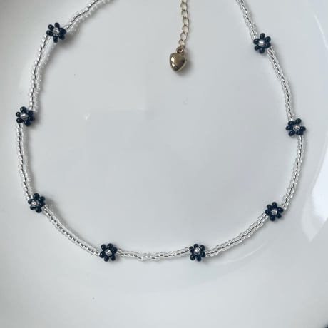005.daisy  beads necklace