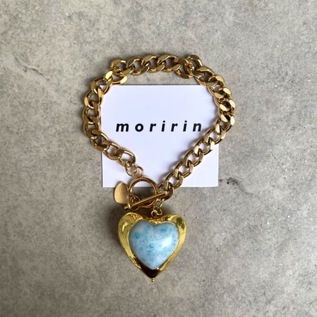 gold heart bracelet