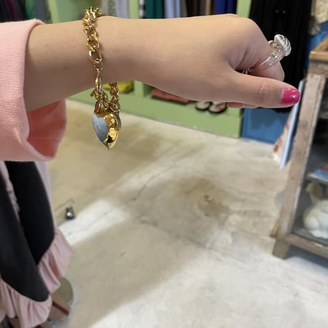 gold heart bracelet