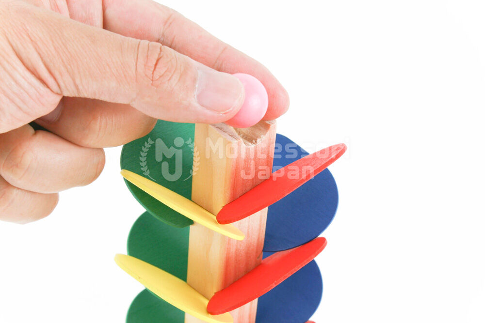 TAG 木製 ボール転がし 知育玩具　モンテッソーリ TAG 木製 ボール転がし 知育玩具 モンテッソーリ 木製 玉転がし