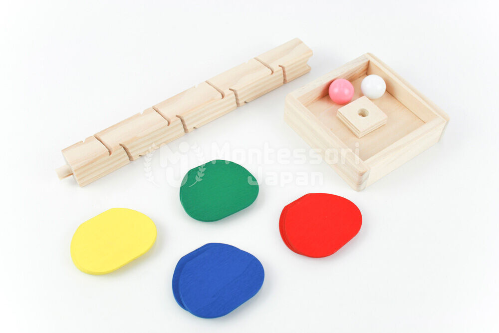 TAG 木製 ボール転がし 知育玩具　モンテッソーリ 楽天市場】モンテッソーリ 木製ボール・トラッカー Montessori