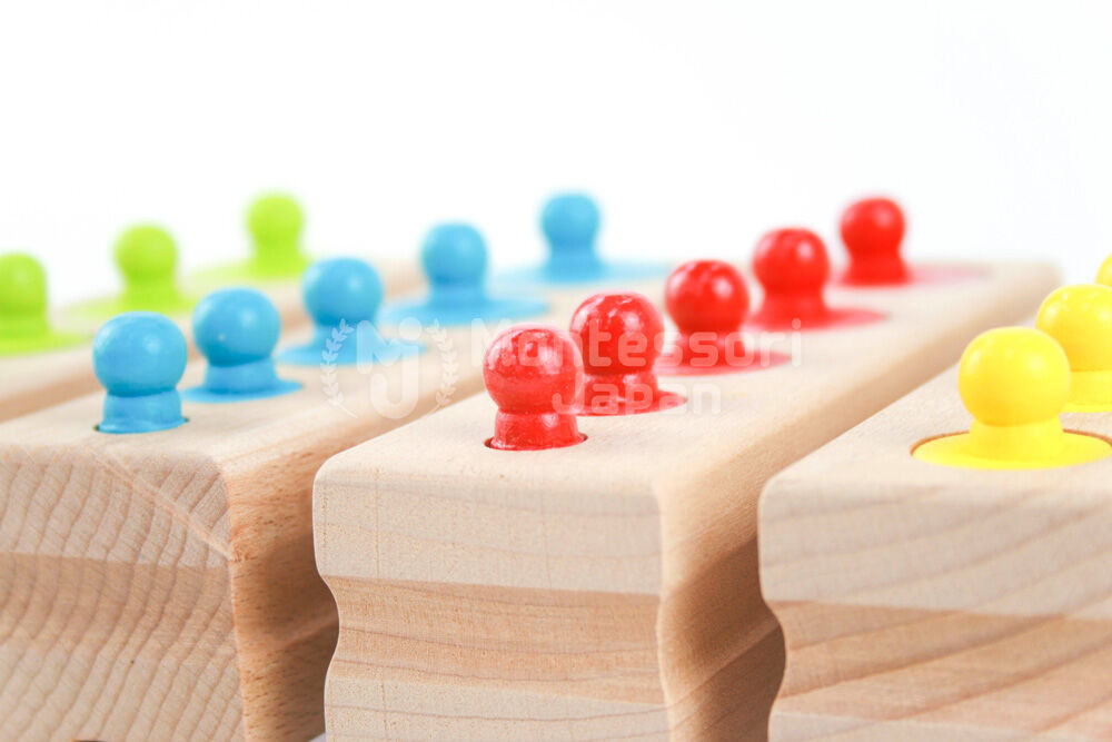 モンテッソーリ　知育玩具　色付き円柱　 Montessori cylindersheet1.jpg