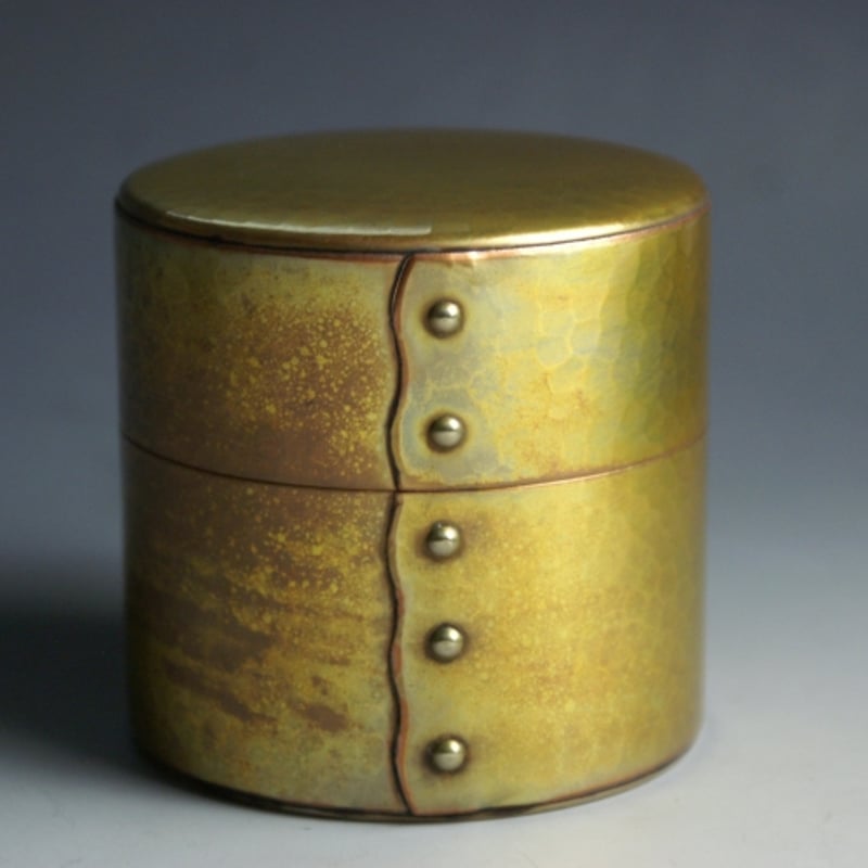 手作り銅器 茶筒 こがね色八半斤 茶器 工芸品 鍛造 おしゃれ 手作り銅器 茶筒 こがね色八半斤 茶器 工芸品 鍛造 おしゃれ
