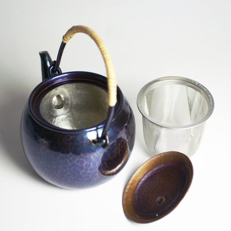 急須 銅器 手作り 青藍色 丸形 鎚肌 吊手 茶漉し 二合用 茶器【工芸