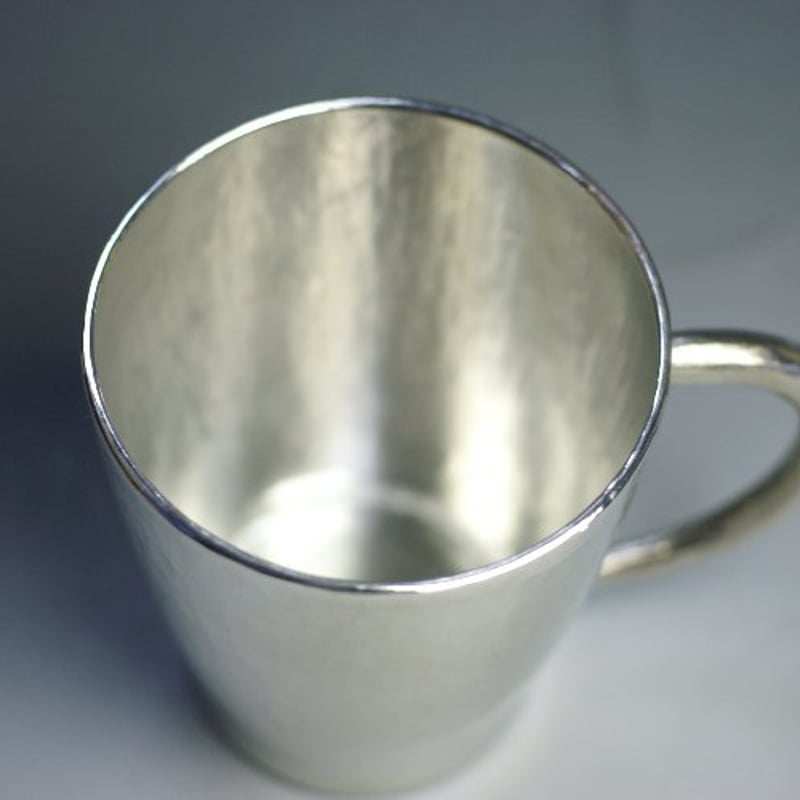 ドイツ貴金属作家の純銀925S完全ハンドメイド酒(リカー))カップ、ヴィンテージ 手作り 錫器 カップ 手付 酒器 【ビール焼酎ウイスキー】【逸品ギフト