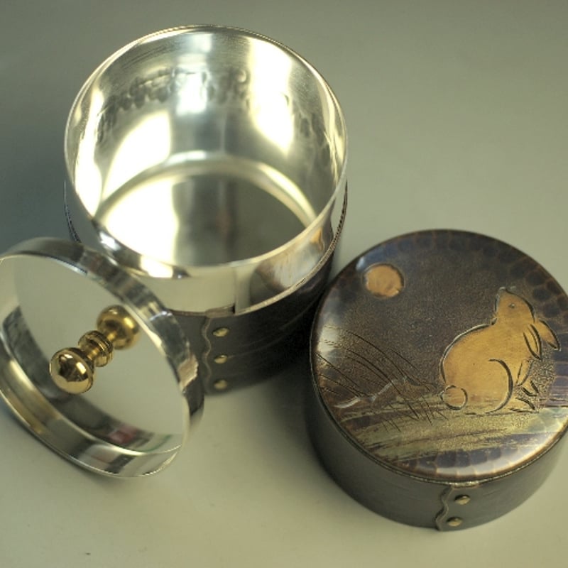 銅器 茶筒 茶器 茶道具 香道具 物入れ 装飾品 工芸品 置物 手作り銅器 茶筒（茶入れ） こがね色 50g入用 茶器 工芸品 鍛造