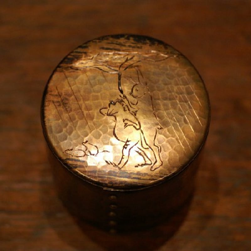 銅茶筒 彫文 鳥獣戯画モチーフ 八半斤 茶器 | 鎌倉清雅堂