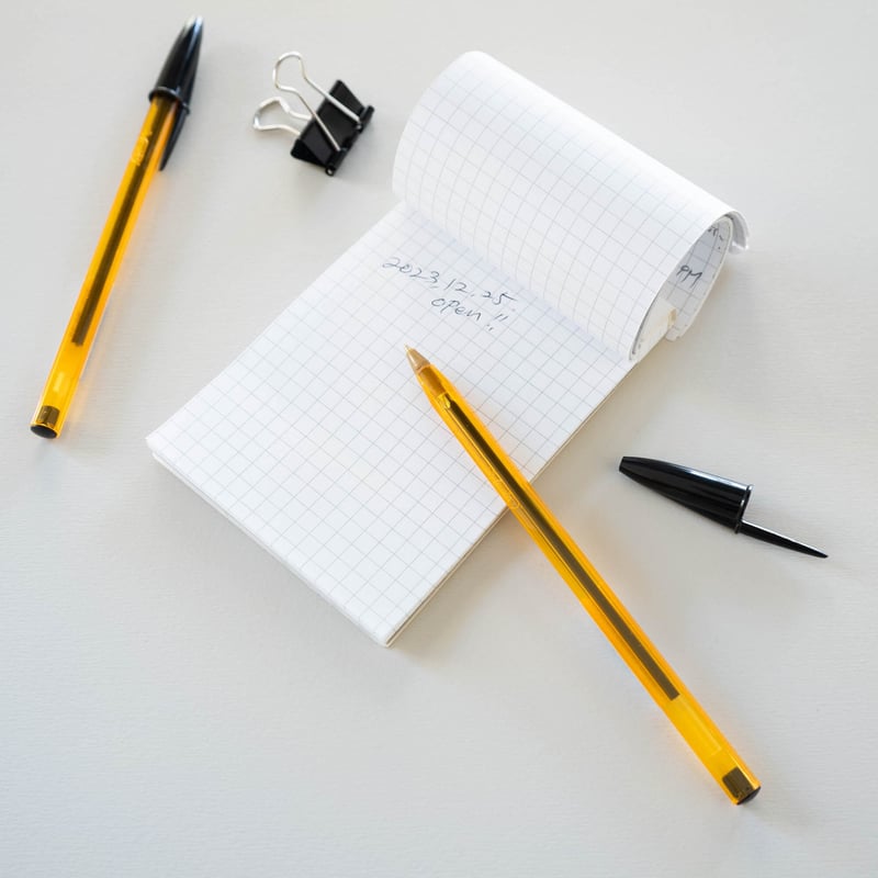 BIC社 油性ボールペン クリスタル オリジナル ファイン | 国立人ストアー