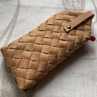 [min favorit  YKR２] 白樺細工のめがねケース（ヌメ革ハンドル付き）