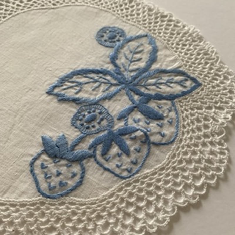 Dala Treasures 118] スウェーデン いちごとレースのミニ・ドイリー | S