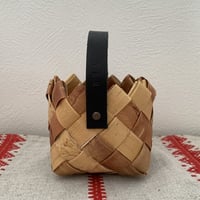 [min favorit  YKR 14] 白樺細工のプチ・バスケット（黒の皮革ハンドル付き)（新品）