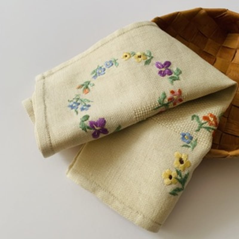 Dala Treasures 99] スウェーデン 花輪の刺繍のクロス | Sweet Sw