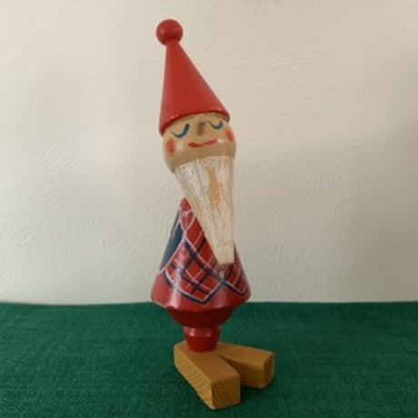 [Dala Treasures 76]  スウェーデン  目を閉じたやさしいトムテさん