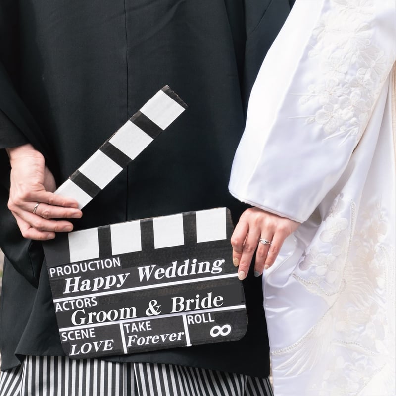 SNSで大人気※ ウェディングフォトアイテム「カチンコ」 | 結婚式前