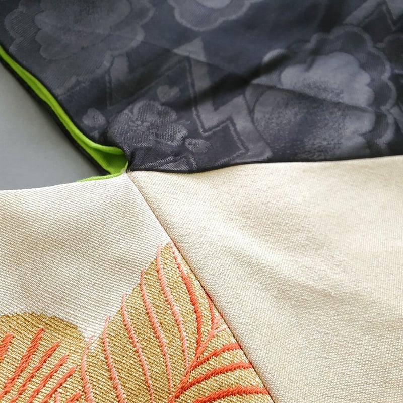 ★専用です★帯リメイクハンドバック❤２ウェイ❤孔雀の羽根&お姫様❤2個セット❤ リボンバッグ 正絹帯地 孔雀羽独楽雲文様【着物・帯のリメイク