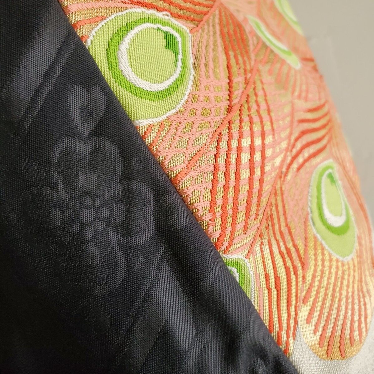 リボンバッグ 正絹帯地 孔雀羽独楽雲文様【着物・帯のリメイク