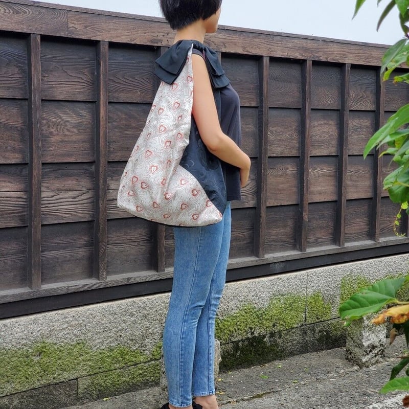 孔雀柄の帯リメイクショルダーバッグ｜キラキラ金糸 帯リメイク