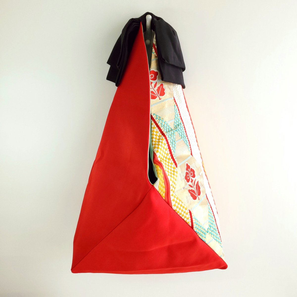 ☆ハンドメイド 帯 画期的 正絹 リメイク トートバック 赤 黒 亀甲 桐 