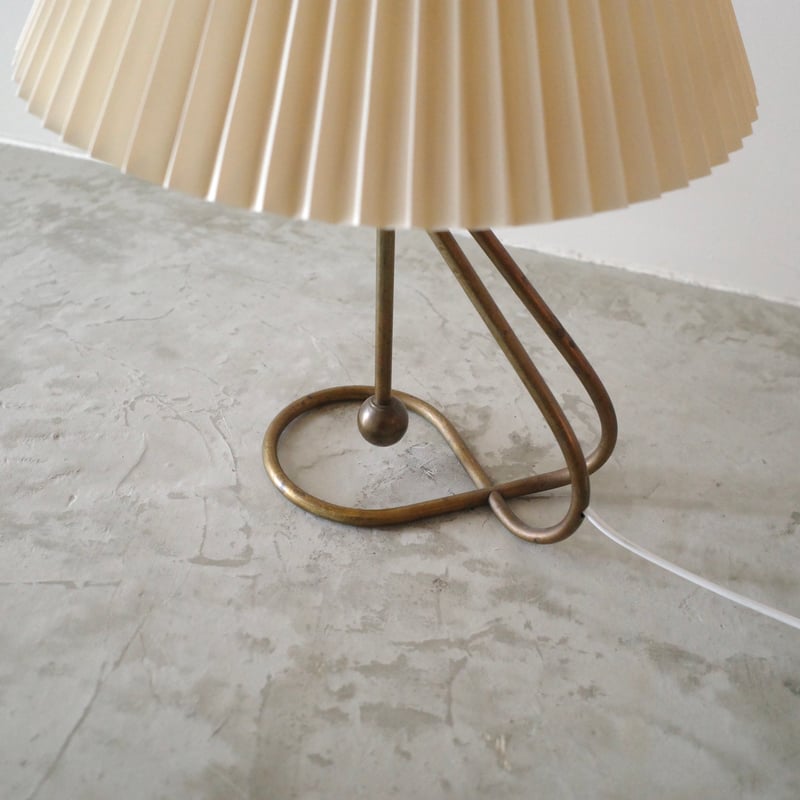 Le Klint / テーブルランプ（ brass ） | 𝐟𝐥𝐨𝐨𝐫
