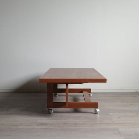 Hans J. Wegner / RY19 TVボード
