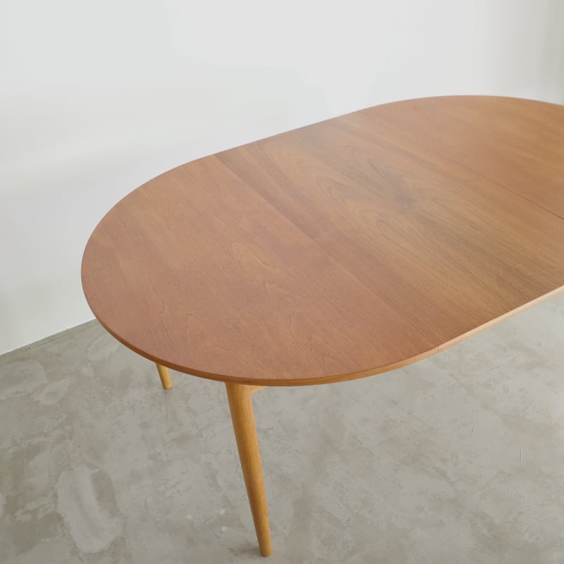 Borge Mogensen / model.121 ラウンドダイニングテーブル（ teak