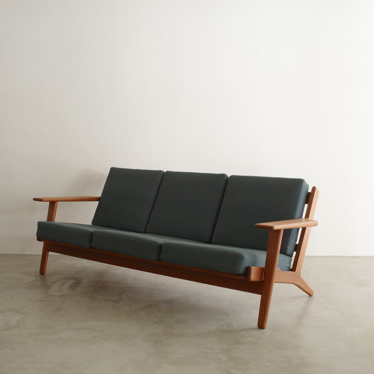 Hans J. Wegner / GE290 3シートソファ ( teak ) | 𝐟𝐥𝐨𝐨𝐫