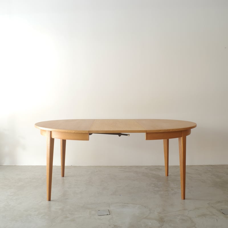 Omann Jun / model.55 ラウンドダイニングテーブル（ oak ） | 𝐟𝐥𝐨𝐨𝐫