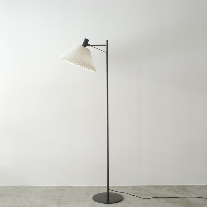 Flemming Agger for Le Klint / model.372 フロアランプ